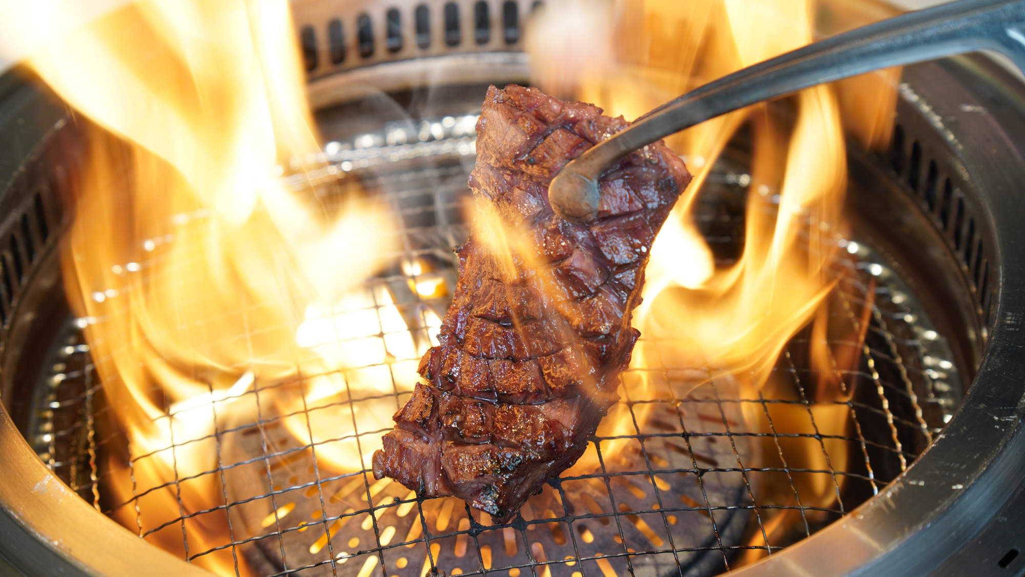 焼肉たむら 炎と肉